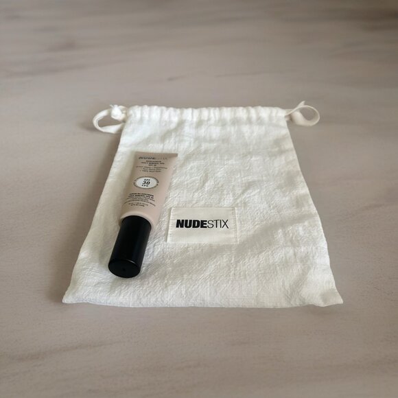 NUDESTIX Nudescreen Daily Mineral Veil SPF 30 – Tint Nude - Picture 2 of 5